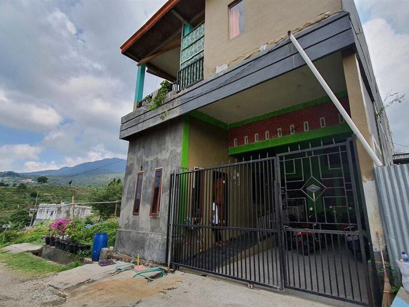 Oyo 3969 Villa Bu Kris Mojokerto 외부 사진